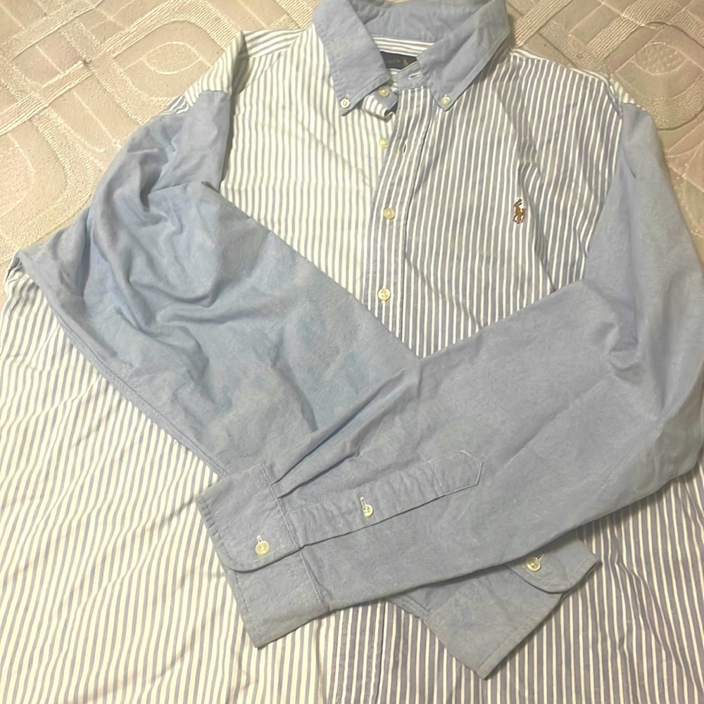 Two toned perfect business casual lightweight button down shirt. Like new
